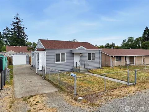 703 117th St S, Tacoma, WA 98444