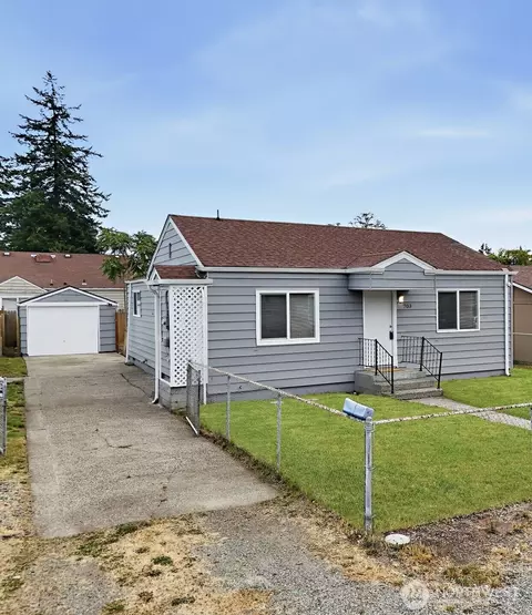 703 117th St S, Tacoma, WA 98444