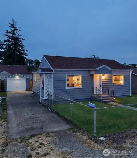 703 117th St S, Tacoma, WA 98444