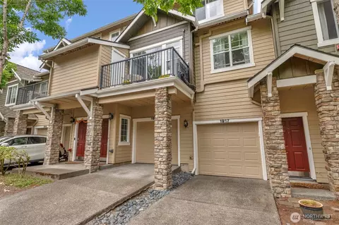1913 16th Ln E, Issaquah, WA 98029