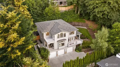16125 SE 44th Way, Bellevue, WA 98006