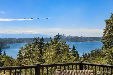 8430 SE 53rd Pl, Mercer Island, WA 98040