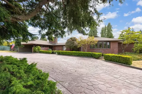 204 Hawthorn Rd, Bellingham, WA 98225