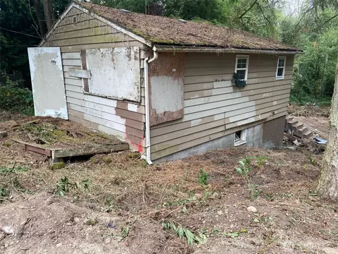 28422 Military Rd S, Federal Way, WA 98003