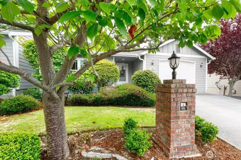 195 NW 12th Ct, Oak Harbor, WA 98277