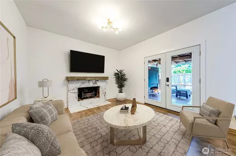 Living - 21925 2nd Ave SE, Bothell, WA 98021 photo 4 of 4
