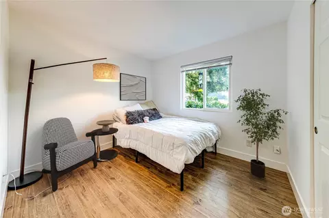 Bedroom - 21925 2nd Ave SE, Bothell, WA 98021 photo 3 of 3