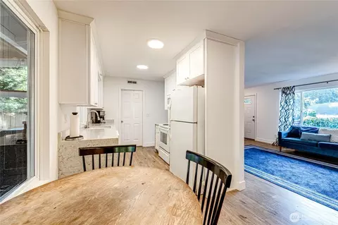 Kitchen - 21925 2nd Ave SE, Bothell, WA 98021 photo 1 of 4