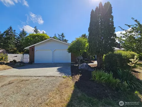 1445 Arnold Rd, Oak Harbor, WA 98277