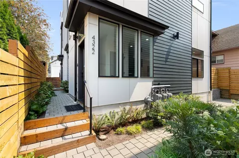 4322 Wallingford Ave N #A, Seattle, WA 98103