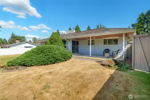 Exterior - 4826 Glenhaven Dr, Everett, WA 98203 photo 3 of 7