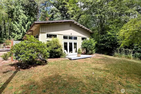 320 E Agate Beach Dr, Shelton, WA 98584
