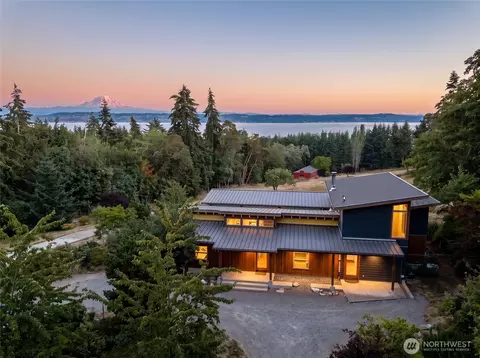 4409 SW Point Robinson Rd, Vashon, WA 98070
