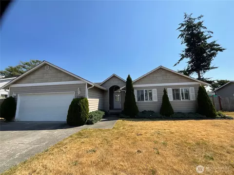 1382 NW Kathleen Dr, Oak Harbor, WA 98277