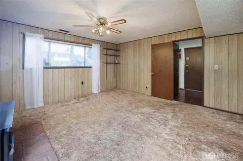 Living - 8926 Emerson Pl, Everett, WA 98208 photo 4 of 5