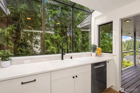 Kitchen - 9504 Odin Way, Bothell, WA 98011 photo 4 of 7
