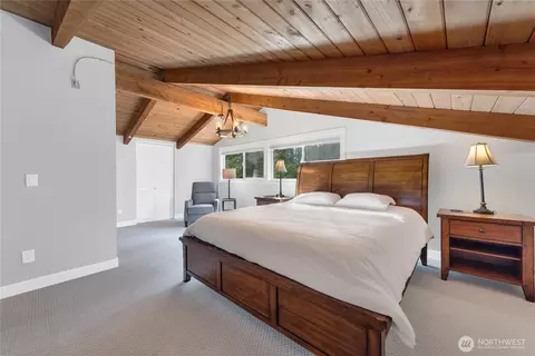 Bedroom - 61 E Orchard Beach Dr, Grapeview, WA 98546 photo 2 of 4