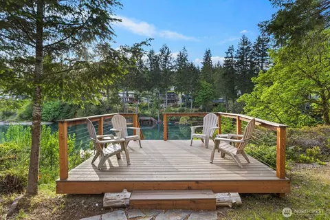 Exterior - 61 E Orchard Beach Dr, Grapeview, WA 98546 photo 4 of 7