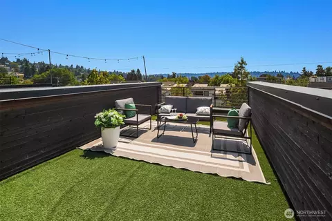 818 NW 53rd St #B, Seattle, WA 98107