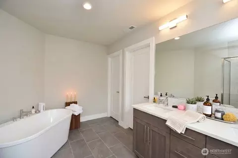 Bath - 2118 228th Pl SW #EP 36, Bothell, WA 98021 photo 3 of 5