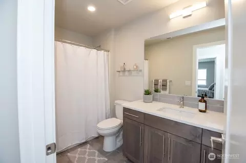 Bath - 2118 228th Pl SW #EP 36, Bothell, WA 98021 photo 2 of 5