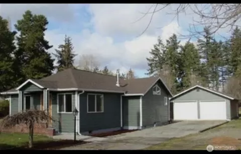 2015 93rd St E, Tacoma, WA 98445