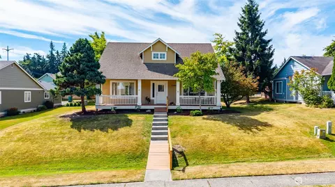 2209 24th St, Anacortes, WA 98221