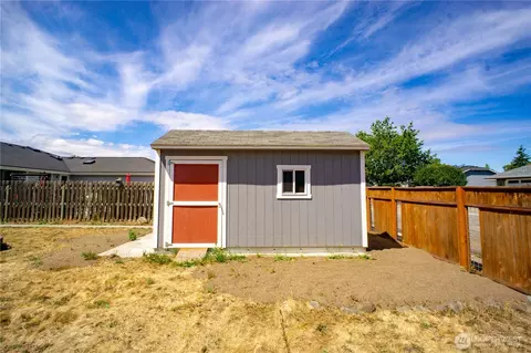 Exterior - 972 E Spruce St, Sequim, WA 98382 photo 5 of 8