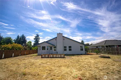 Exterior - 972 E Spruce St, Sequim, WA 98382 photo 4 of 8
