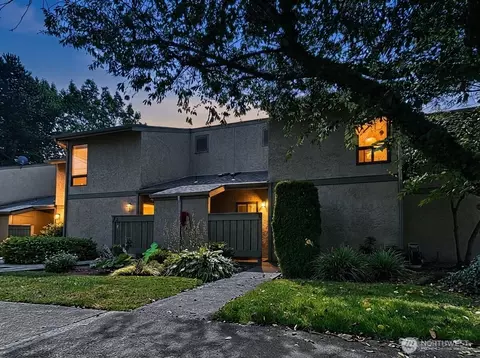 10011 NE 138th Pl #A5, Kirkland, WA 98034