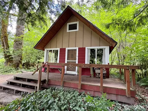 58633 Floral Ln, Rockport, WA 98283