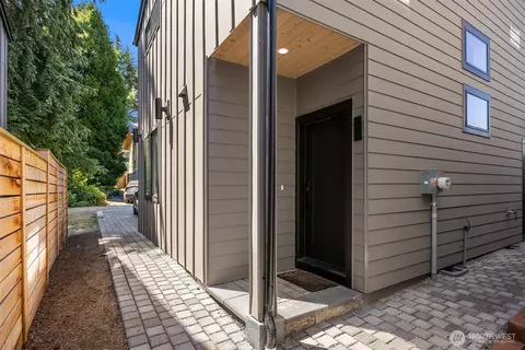 1257 NE 100th St, Seattle, WA 98125