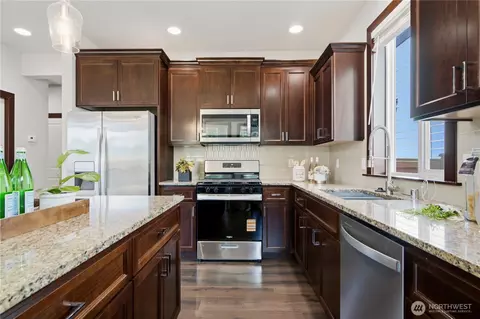 Kitchen - 14725 41st Ave SE, Bothell, WA 98012 photo 1 of 2