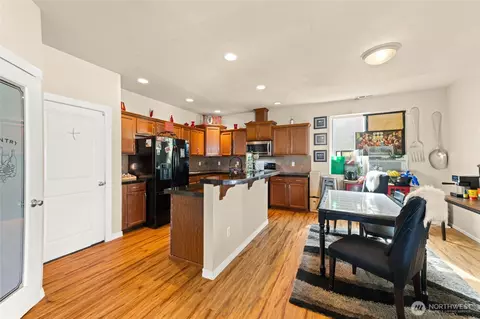 Kitchen - 1905 198th St E, Spanaway, WA 98387 photo 6 of 7