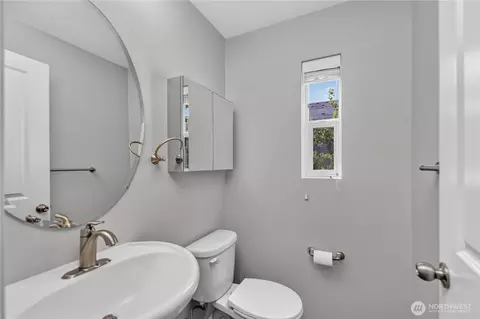 Bath - 13415 46th Ave SE #5, Bothell, WA 98012 photo 2 of 5