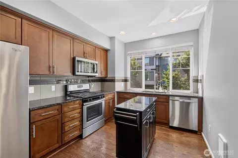 Kitchen - 13415 46th Ave SE #5, Bothell, WA 98012 photo 2 of 3