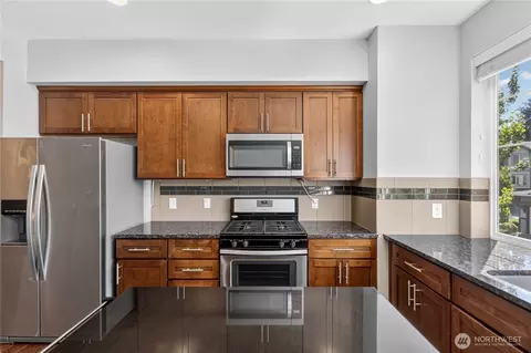 Kitchen - 13415 46th Ave SE #5, Bothell, WA 98012 photo 3 of 3
