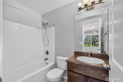 Bath - 13415 46th Ave SE #5, Bothell, WA 98012 photo 5 of 5