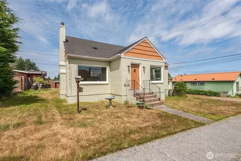 1316 S Laurel St, Port Angeles, WA 98362