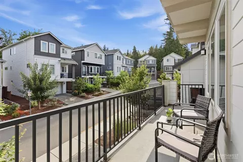 Exterior - 309 207th Pl SE, Bothell, WA 98012 photo 2 of 6