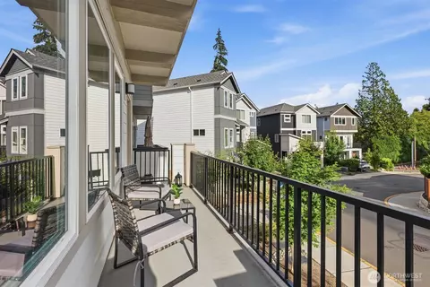 Exterior - 309 207th Pl SE, Bothell, WA 98012 photo 4 of 6