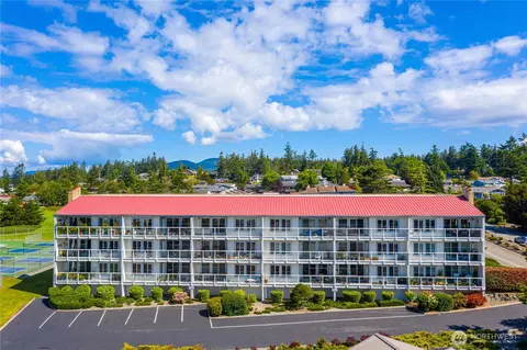 1800 Skyline Way #206, Anacortes, WA 98221
