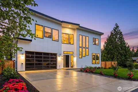 1207 145th Ave SE, Bellevue, WA 98007