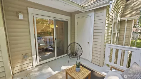 Exterior - 424 228th St SW #H203, Bothell, WA 98021 photo 3 of 5