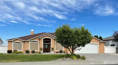 4078 Cove West Dr, Moses Lake, WA 98837