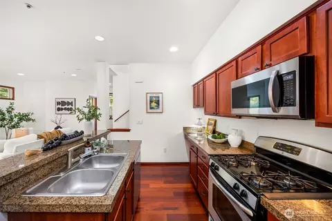 Kitchen - 21622 11th Ct SE, Bothell, WA 98021 photo 5 of 5