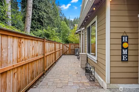 Exterior - 21622 11th Ct SE, Bothell, WA 98021 photo 3 of 5