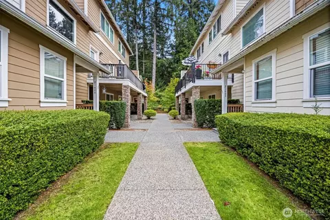 Exterior - 21622 11th Ct SE, Bothell, WA 98021 photo 4 of 5