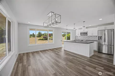 Kitchen - 921 W Oak Ct, Sequim, WA 98382 photo 7 of 7