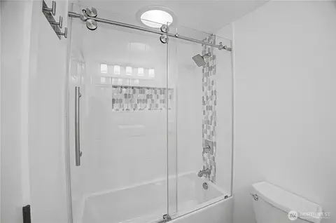 Bath - 921 W Oak Ct, Sequim, WA 98382 photo 2 of 4